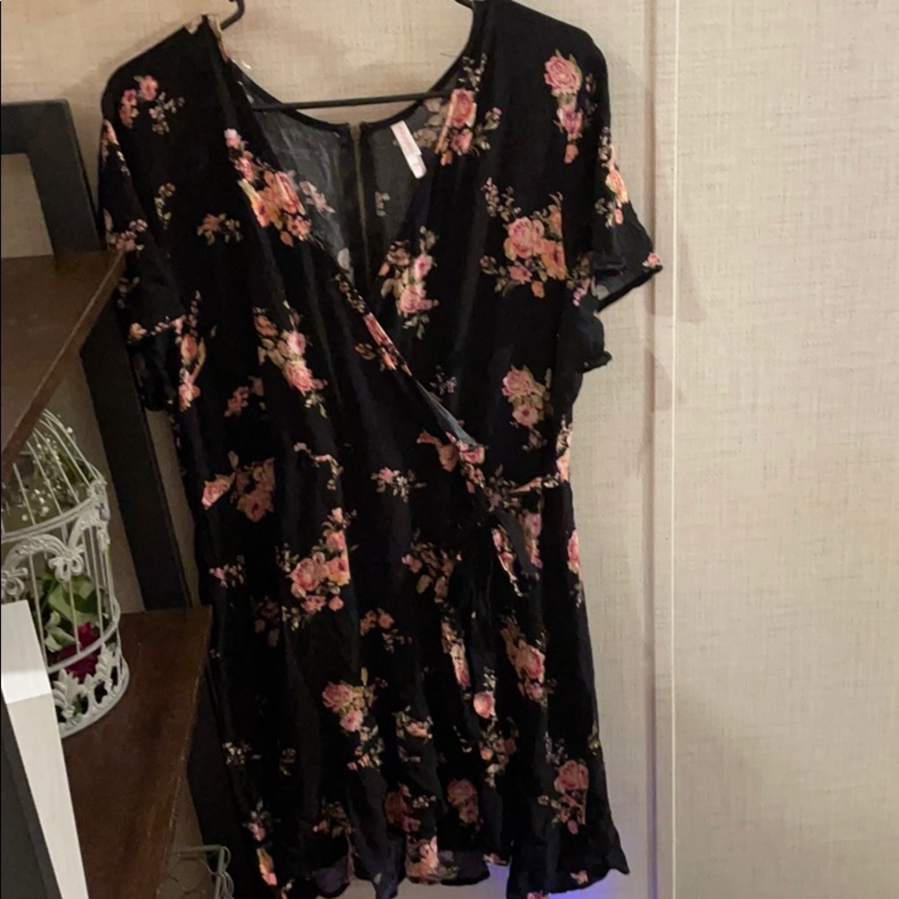 PENDING SALE:Target black floral dress size:XXL